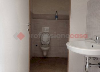 IMG_20230404_163406.jpg - Ufficio via Iv novembre, Paruzzaro - foto 11