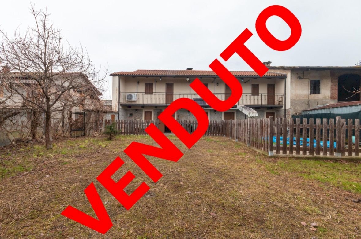 Farmhouse Via Sant'Anna, 14, Cavour - photo 1