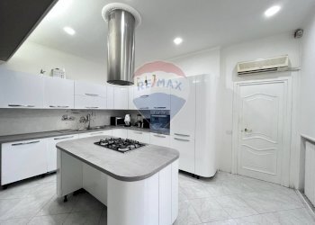 Appartamento Napoli (zona San Lorenzo) - foto 1