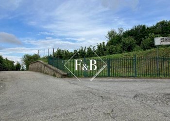 Terreno edificabile vi Portanuova Castino                                                                                               WhatsApp, Castino - foto 1