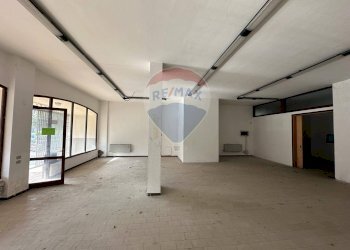 Negozio largo volontari del sangue, Trescore Balneario - foto 1