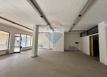 Negozio largo volontari del sangue, Trescore Balneario - foto 2