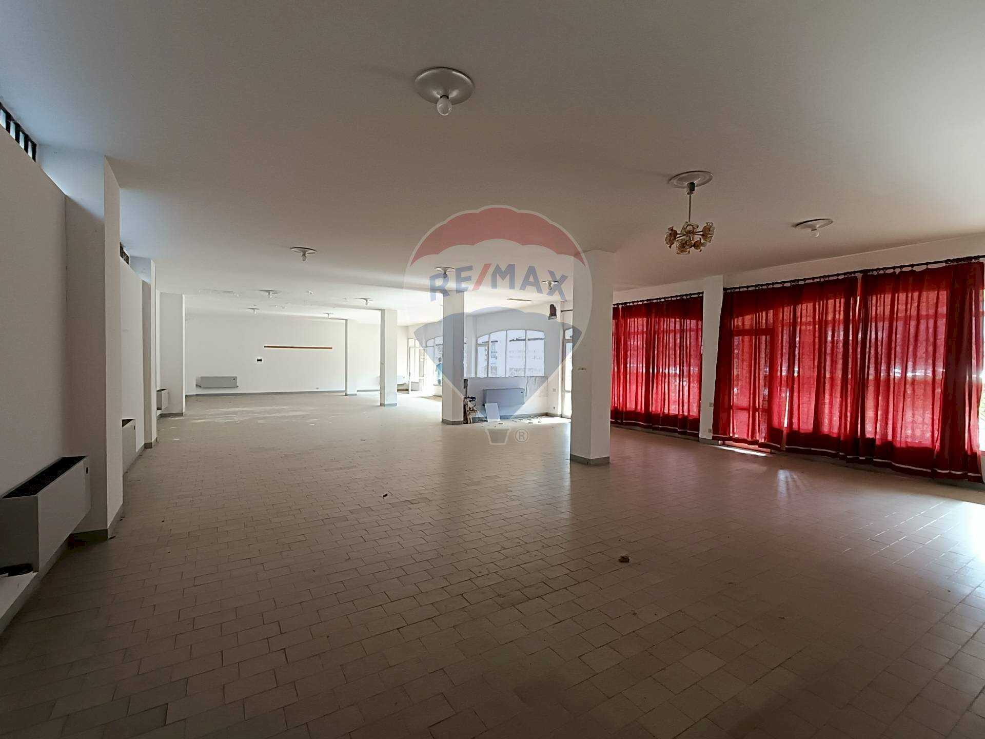 Commercial Premises Largo volontari del sangue, Trescore Balneario - photo 2