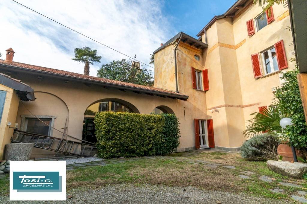 Facciata - Villa via Castello, Gattico-Veruno - foto 1