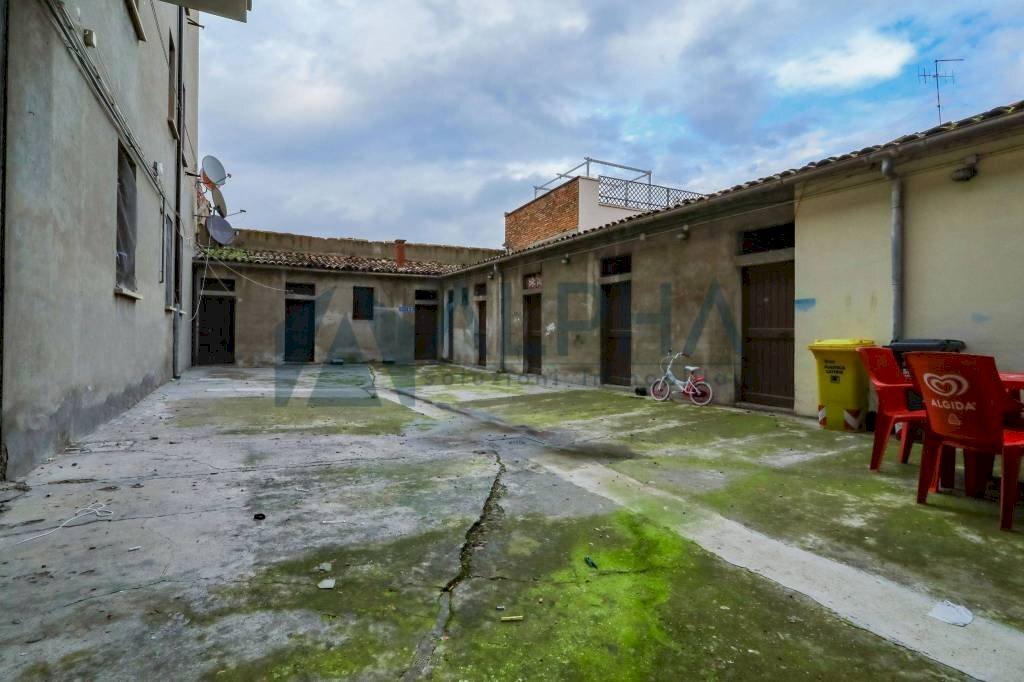 Zona - Stable - Palace viale Vittorio Veneto, Forlì - photo 3