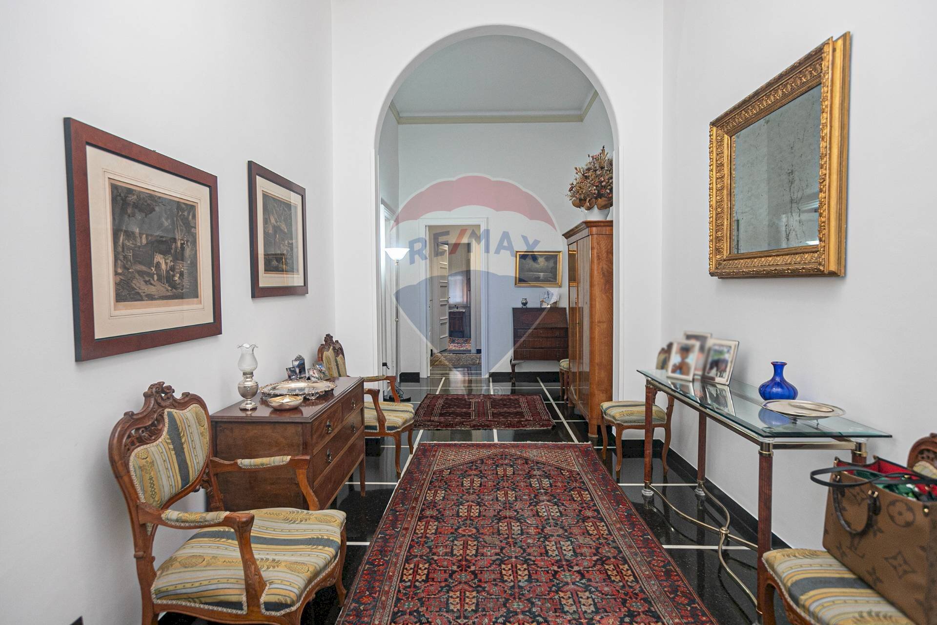 Two-room apartment Centro, Genova, Genova (neighborhood Centro) - photo 2