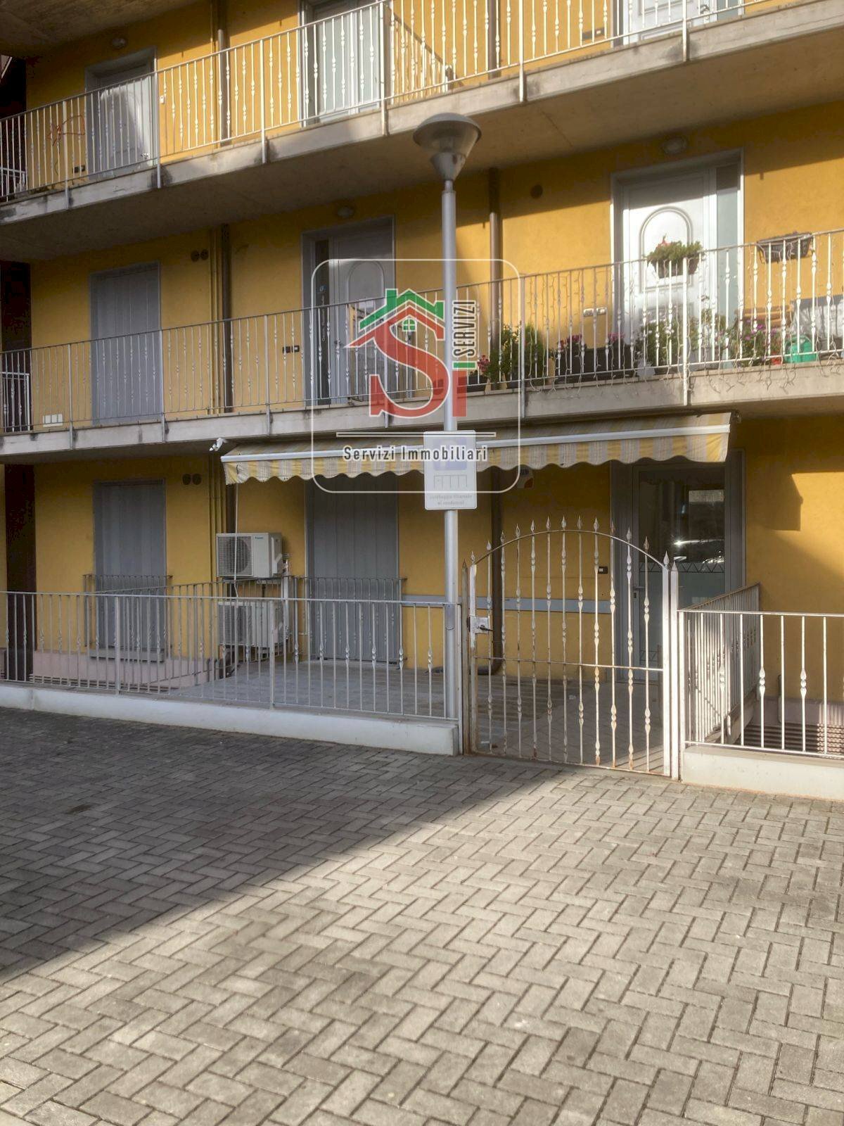 Commercial Premises Via gotti, Villa d'Almè - photo 2