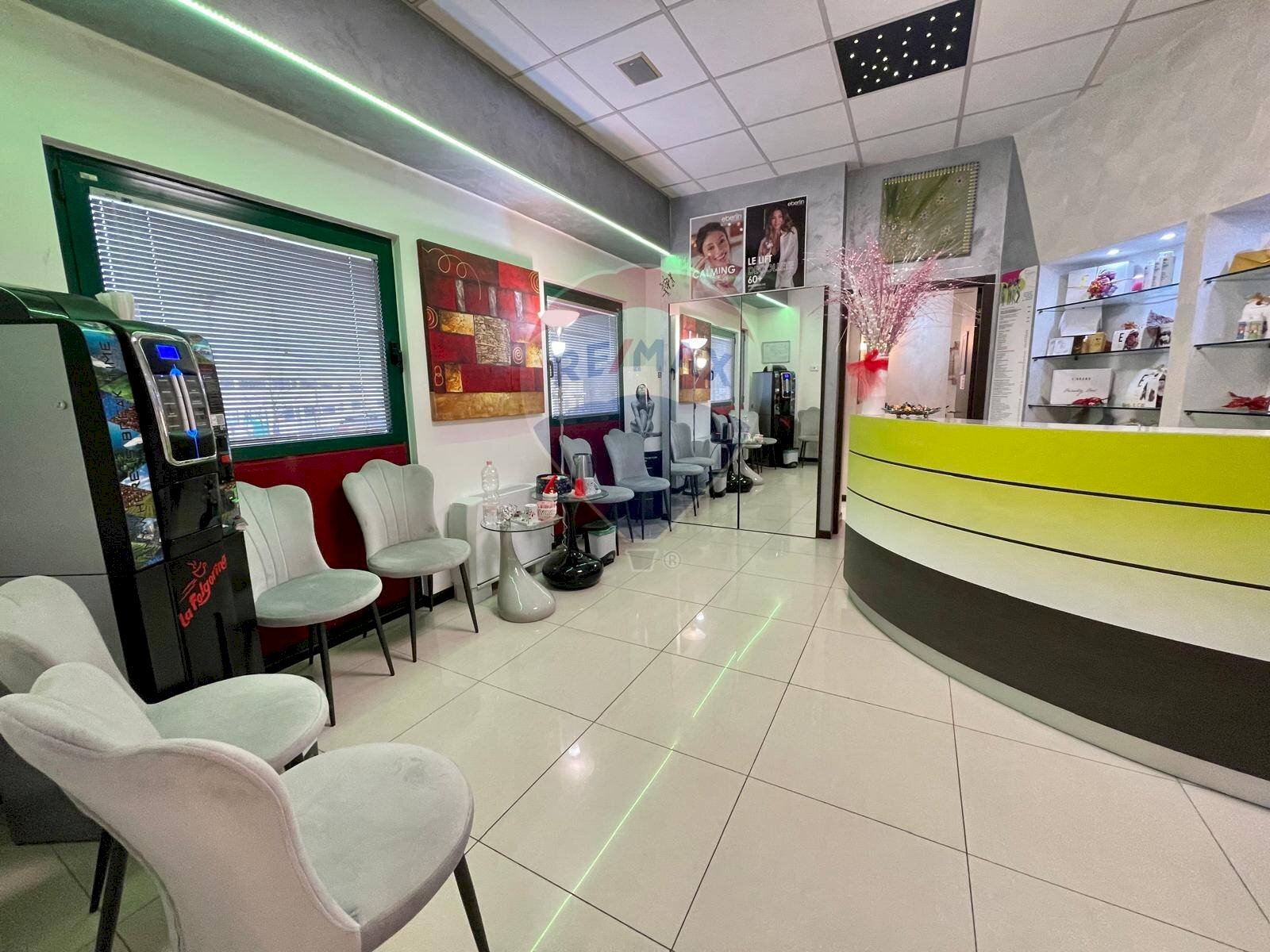 Commercial Premises Via Varesina, Villa Guardia - photo 1