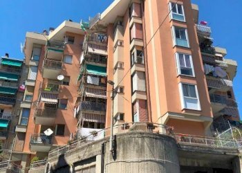 Facciata - Box via Giulia De Vincenzi, 89, Genova - foto 1