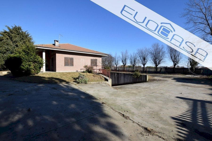 Villa strada calliera 18, Bricherasio - foto 1