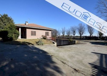 Villa strada calliera 18, Bricherasio - photo 1