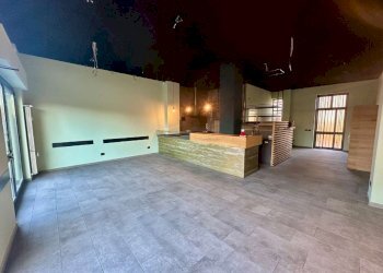 Locale Commerciale via Lodovico il Moro 59, Milano - foto 3