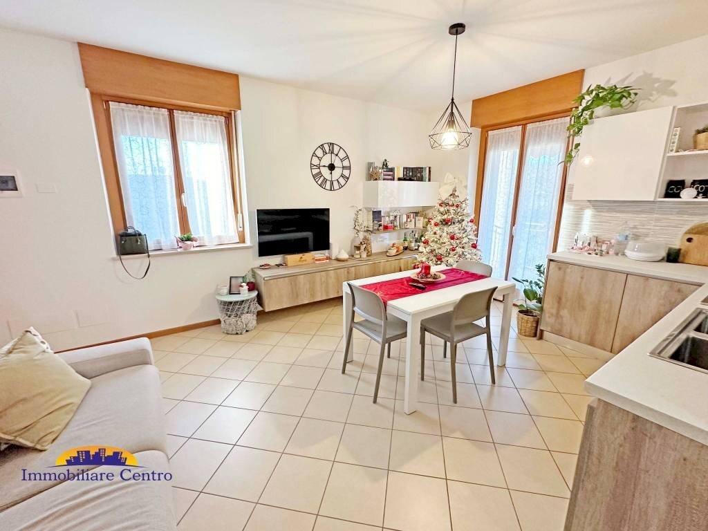 Cucina - Trilocale piazza 4 Novembre, 10, Povegliano Veronese - foto 3