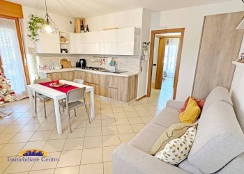 Cucina - Trilocale piazza 4 Novembre, 10, Povegliano Veronese - foto 2