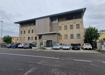 Facciata - Ufficio via Isaac Newton, 9, Pero - foto 18