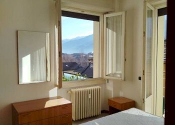 Camera da letto - Bilocale piazzale Giovanni Bertacchi, 82, Sondrio - foto 15