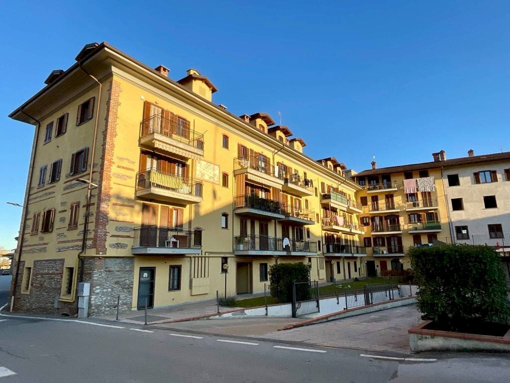 Facciata - Bilocale via Giovanni Trimaglio, 39, Busca - foto 2