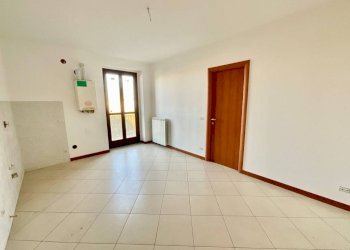 Soggiorno - Bilocale via Giovanni Trimaglio, 39, Busca - foto 4