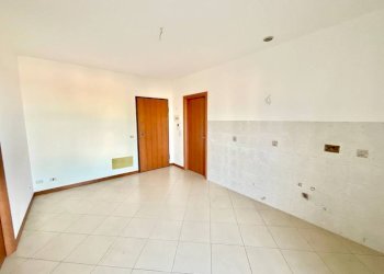 Soggiorno - Bilocale via Giovanni Trimaglio, 39, Busca - foto 8