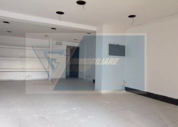 Negozio Viale Zecchino, Siracusa - foto 3