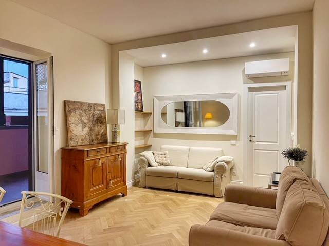 Salone - Attico piazza del Parlamento, 4, Roma (zona Centro Storico) - foto 1