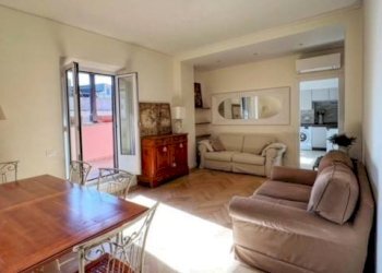 Salone - Attico piazza del Parlamento, 4, Roma (zona Centro Storico) - foto 6