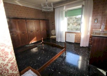 Stanza arredata - Four-room apartment via della Torrazza, Genova - photo 30