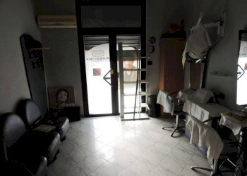 Interno non residenziale - Negozio via Giacomo Balbi Piovera, Genova (zona Sampierdarena) - foto 3