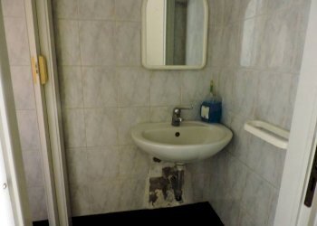 Bagno - Negozio via Giacomo Balbi Piovera, Genova (zona Sampierdarena) - foto 7