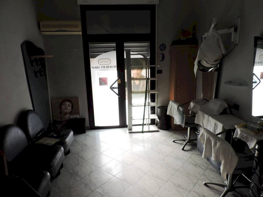 Interno non residenziale - Magazzino via Giacomo Balbi Piovera, Genova (zona Sampierdarena) - foto 3
