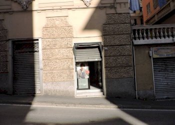 Facciata - Magazzino via Giacomo Balbi Piovera, Genova (zona Sampierdarena) - foto 10