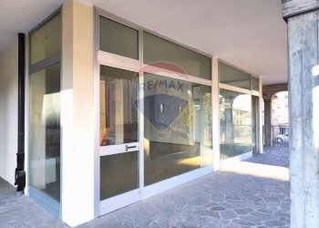 Negozio Costa Volpino - foto 1