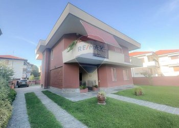 Semi-detached Villa Via Milano, Buscate - photo 1