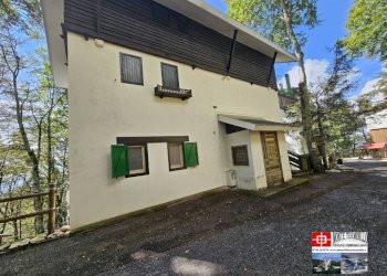 Facciata - Bilocale via degli Abeti, Rieti - foto 1