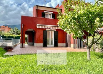 Villa a Schiera Gabriele D'Annunzio, Loano - foto 1