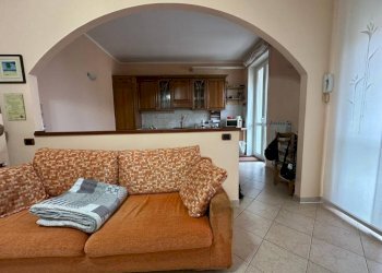 Salone - Trilocale via Giuseppe Garibaldi, 136, Ferno - foto 5