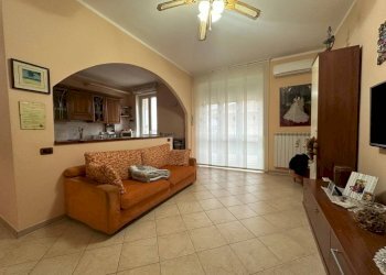 Salone - Trilocale via Giuseppe Garibaldi, 136, Ferno - foto 7