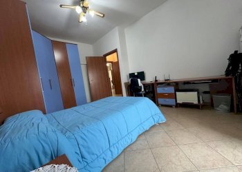 Camera da letto - Trilocale via Giuseppe Garibaldi, 136, Ferno - foto 17