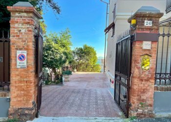 Zona - Trilocale viale Giorgio Modugno, 26, Genova (zona Pegli) - foto 2