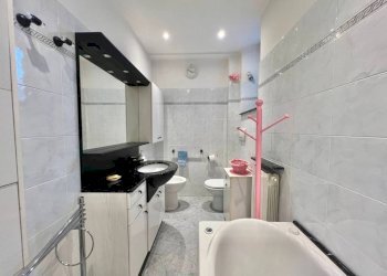 Bagno - Trilocale viale Giorgio Modugno, 26, Genova (zona Pegli) - foto 21
