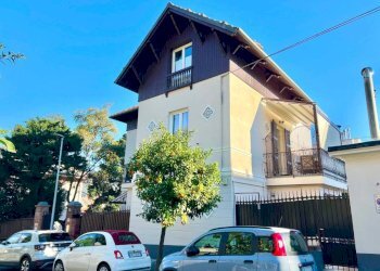 Facciata - Trilocale viale Giorgio Modugno, 26, Genova (zona Pegli) - foto 27