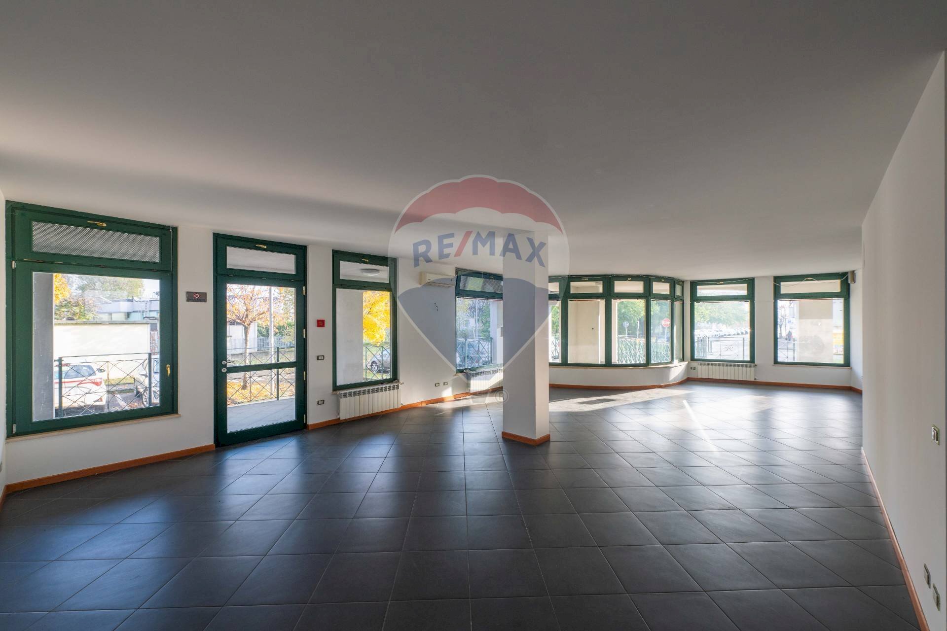 Commercial Activity Romano di Lombardia - photo 3