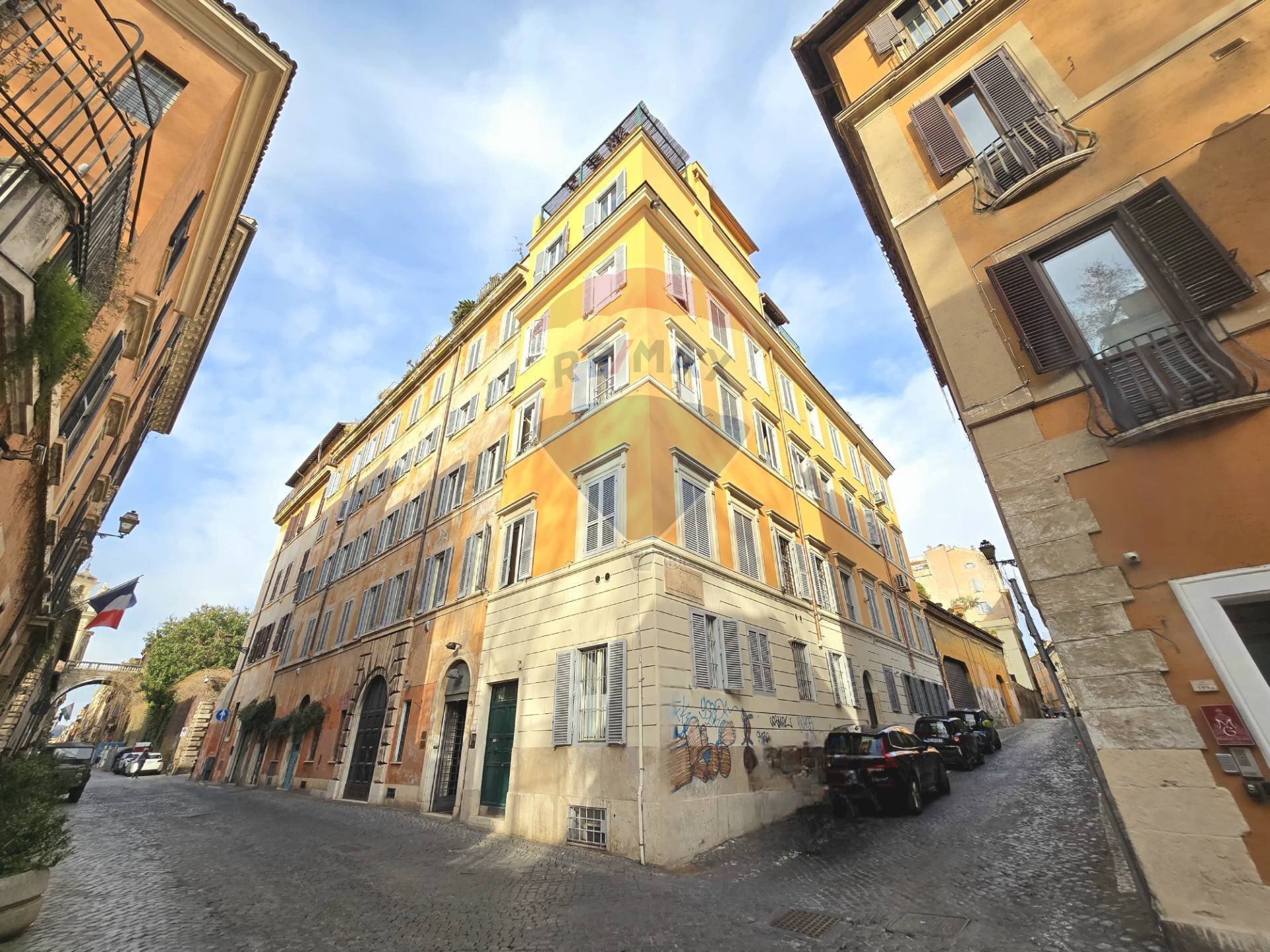 Two-room apartment Via Giulia, Roma (neighborhood Centro Storico) - photo 1