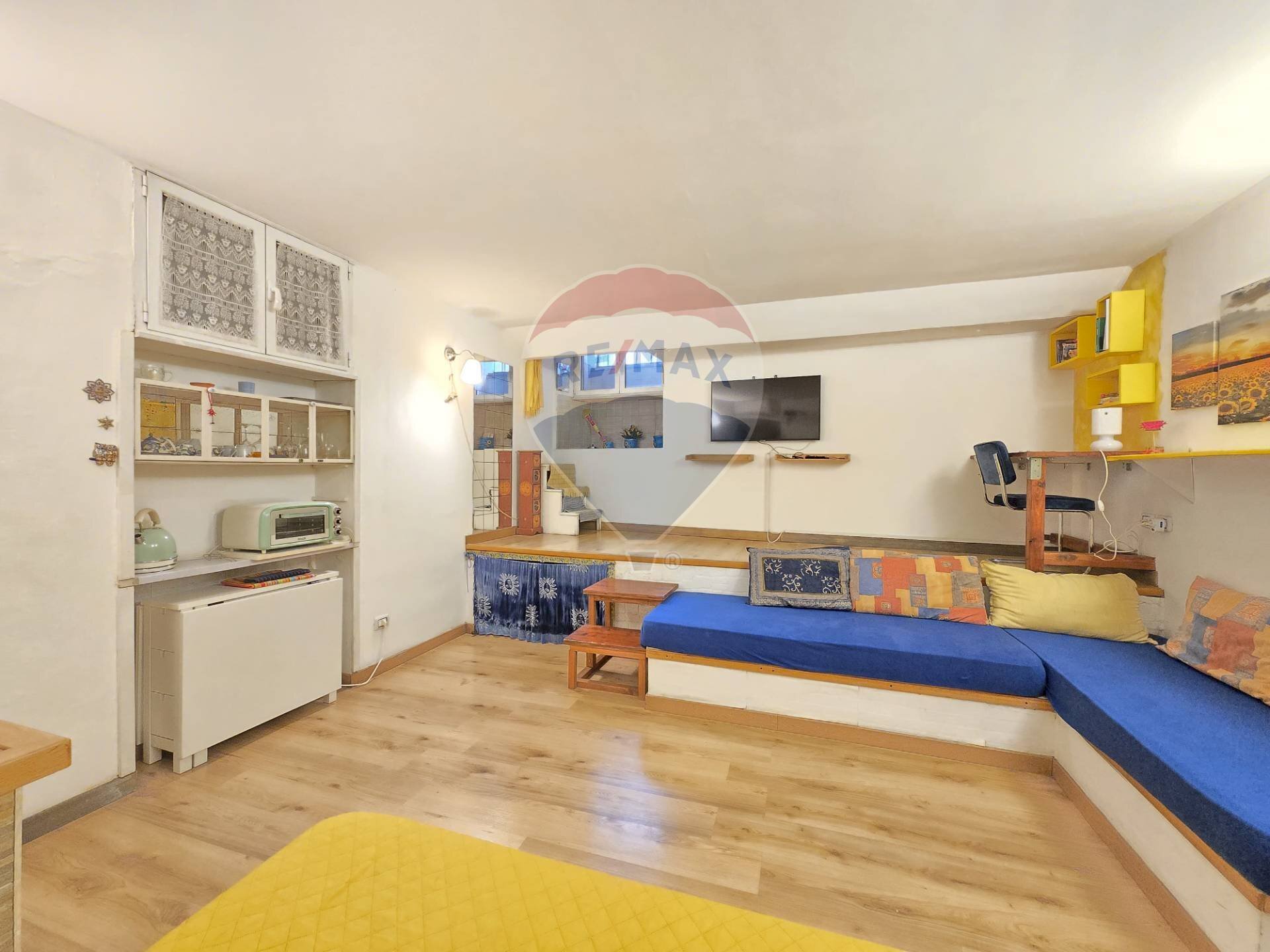 Two-room apartment Via Giulia, Roma (neighborhood Centro Storico) - photo 2