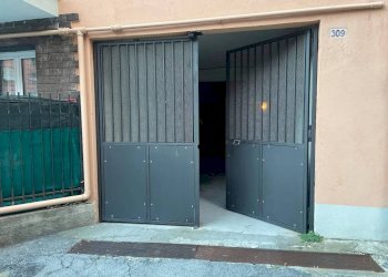 Ingresso - Warehouse via Aurelio Robino, 309, Genova (neighborhood Marassi) - photo 1
