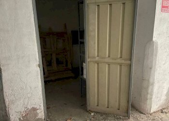 Ingresso - Magazzino via Aurelio Robino, 309, Genova (zona Marassi) - foto 6