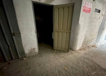 Ingresso - Magazzino via Aurelio Robino, 309, Genova (zona Marassi) - foto 8