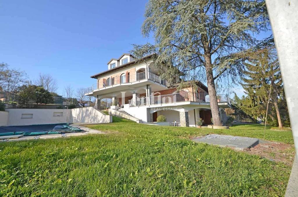 Giardino - Villa via Fratelli Sosso, 82, Casale Monferrato - foto 1