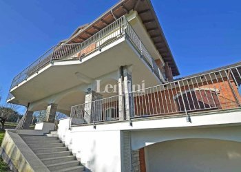 Facciata - Villa via Fratelli Sosso, 82, Casale Monferrato - foto 11