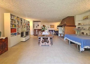 Salone - Villa via Fratelli Sosso, 82, Casale Monferrato - foto 13